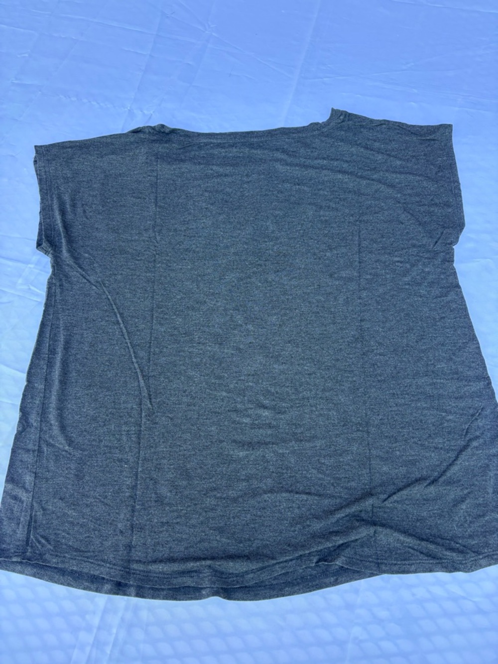 Maurices Embellished Charcoal Gray Short Sleeve Tee Celestial Print & Pearls Med - Picture 7 of 7
